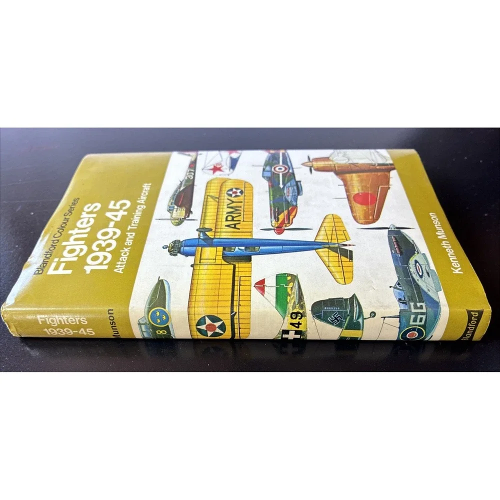 Blandford Colour Series Fighters 1939-45 Attack And Training Aircraft (H5)
